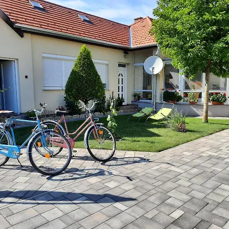 Elisabeth Apartment