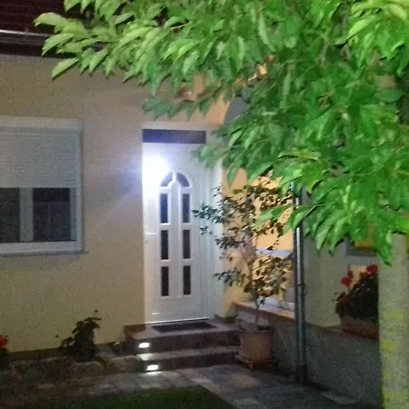 Elisabeth Apartment *