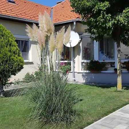 Elisabeth Apartment Buk